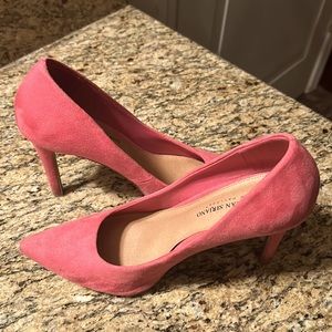 Woman’s Christian Siriano pink heels. Size 9